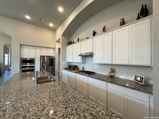 $2,995 | 12318 Upton Park, San Antonio, TX 78253