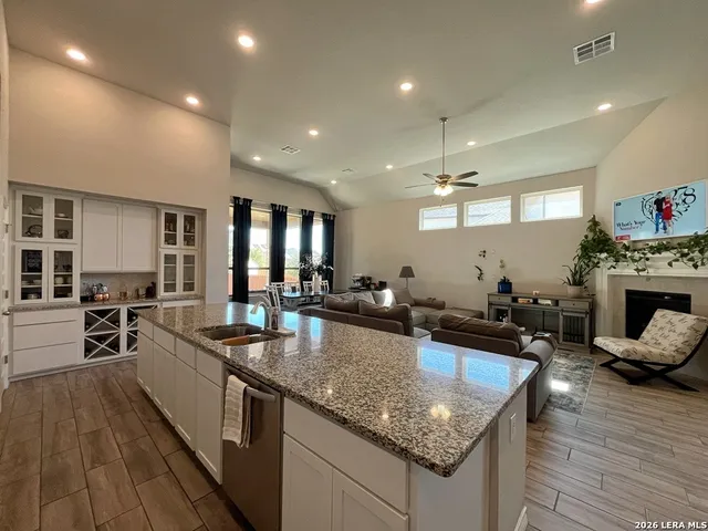 $2,995 | 12318 Upton Park, San Antonio, TX 78253