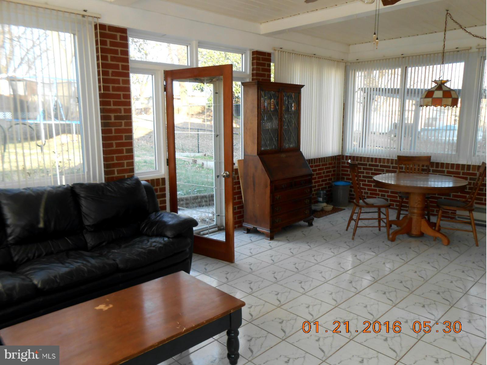 362 Stillwater Road Baltimore, MD 21221 - Photo 11 of 19 Sunroom - Picture 3