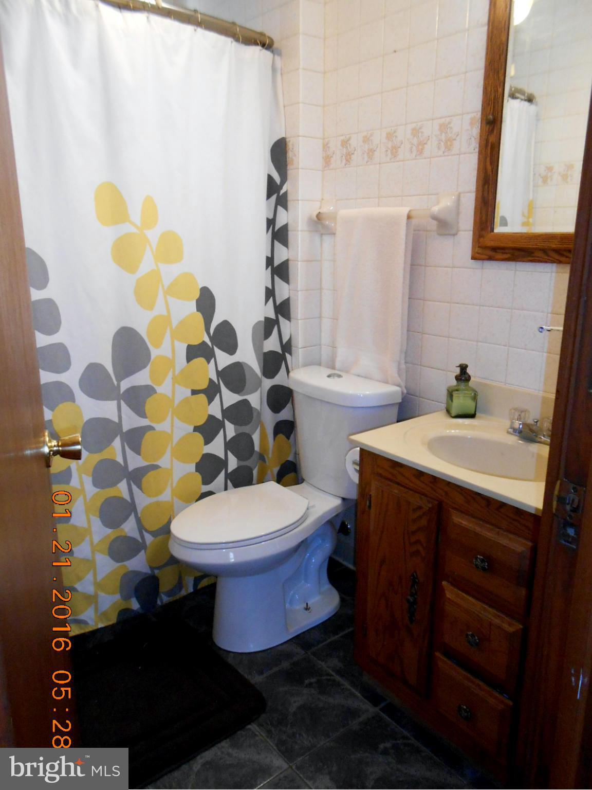 362 Stillwater Road Baltimore, MD 21221 - Photo 12 of 19 Bath - Main Level