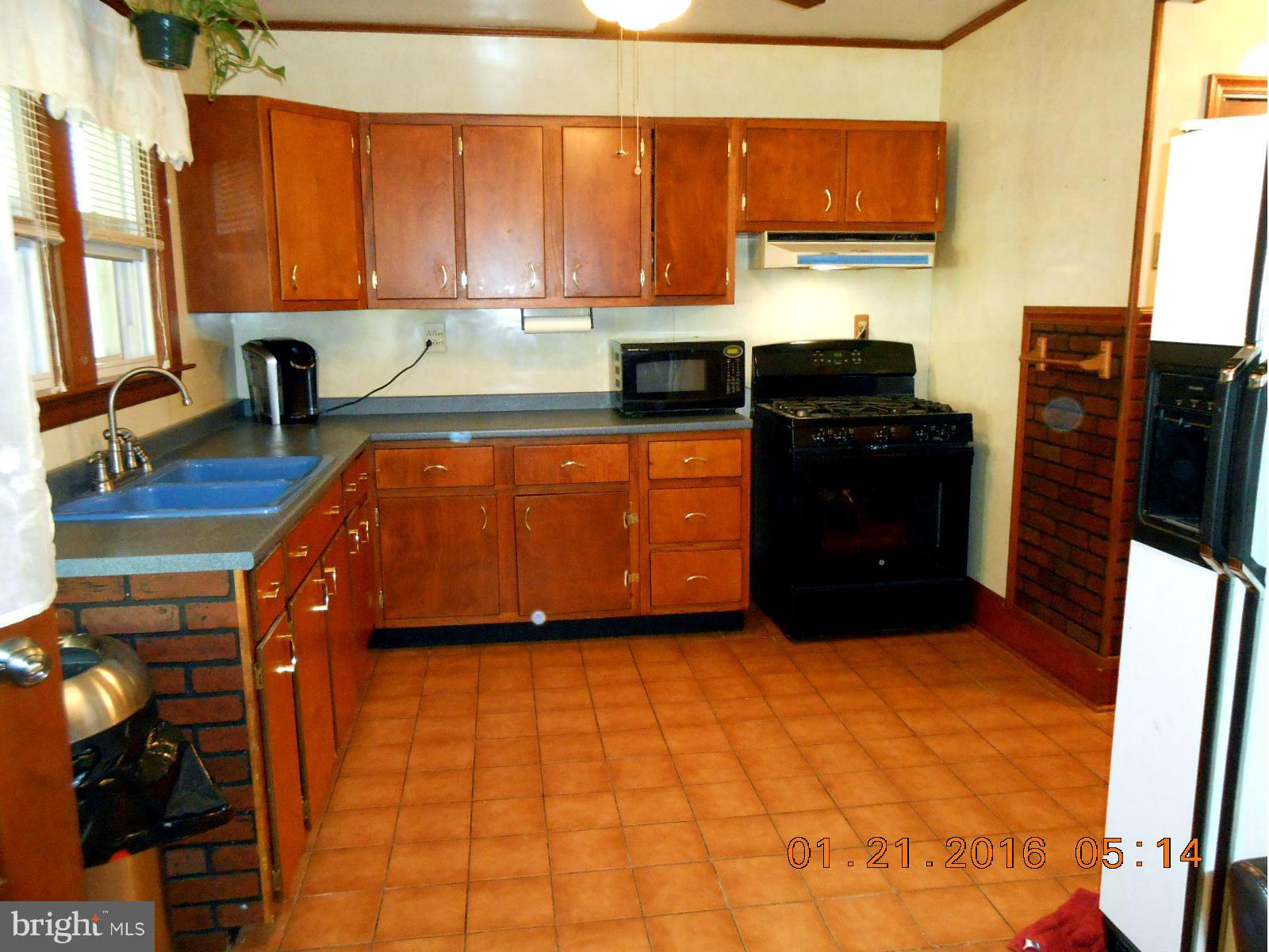 362 Stillwater Road Baltimore, MD 21221 - Photo 6 of 19 Kitchen - Picture 2