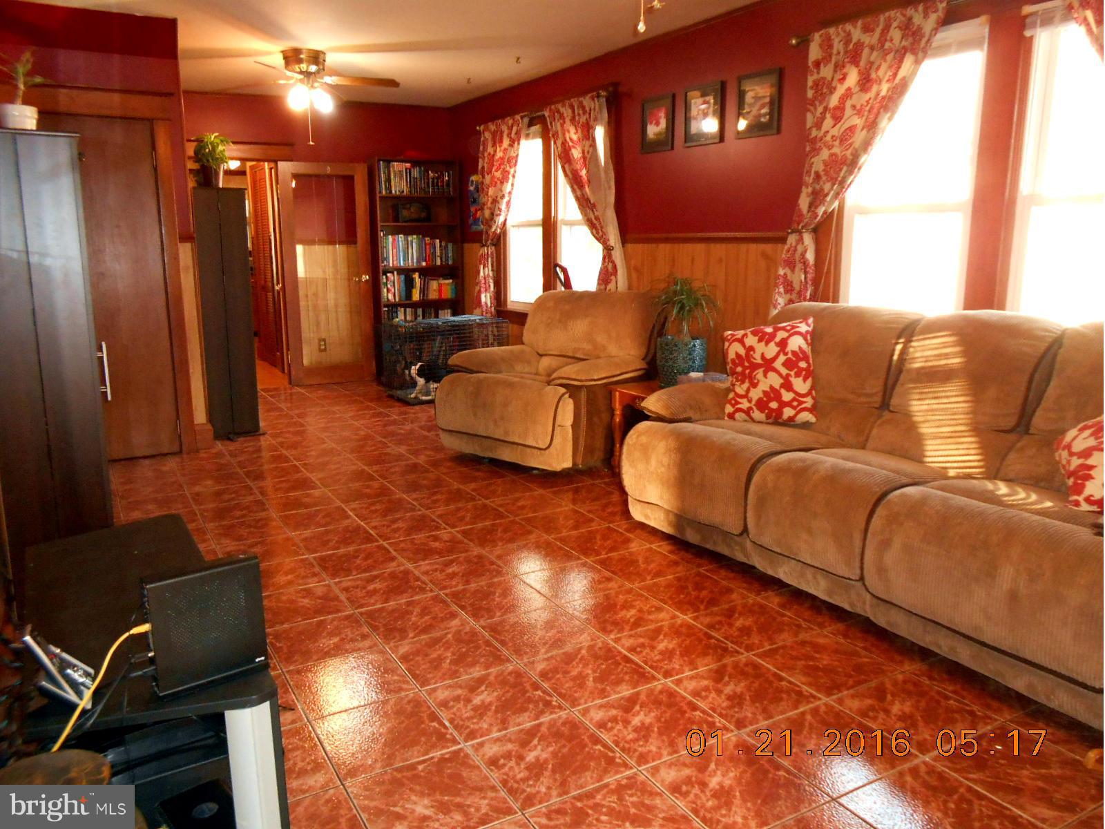 362 Stillwater Road Baltimore, MD 21221 - Photo 8 of 19 Living Room Bright & Open