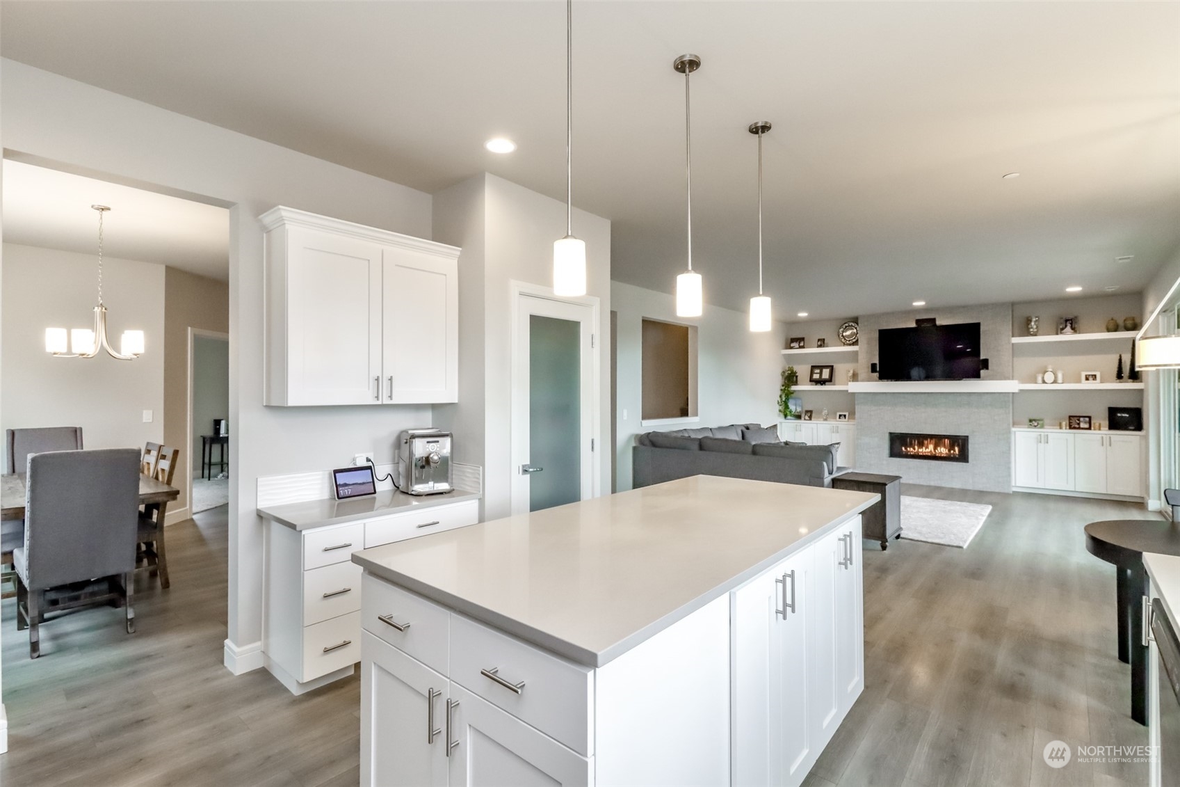 21209 Connells Prairie Road Bonney Lake, WA 98391 - Photo 7 of 35 Gallery Image 7