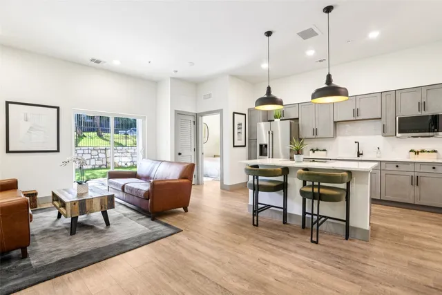 $400,000 | 2450 Wickersham Lane, Unit 2011, Austin, TX 78741