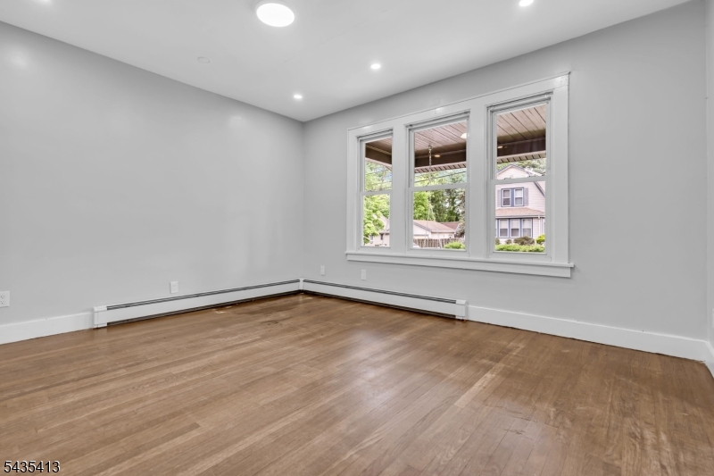 529 Wheatsheaf Road Roselle, NJ 07203 - Photo 33 of 46
