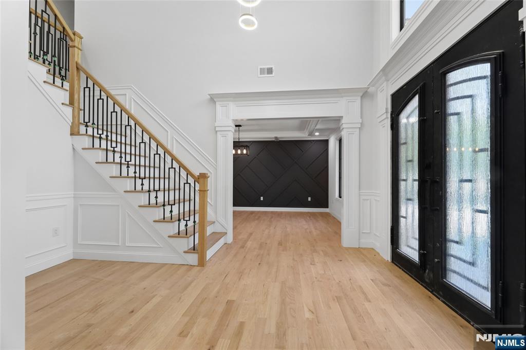 532 Hobart Road Paramus, NJ 07652 - Photo 4 of 46