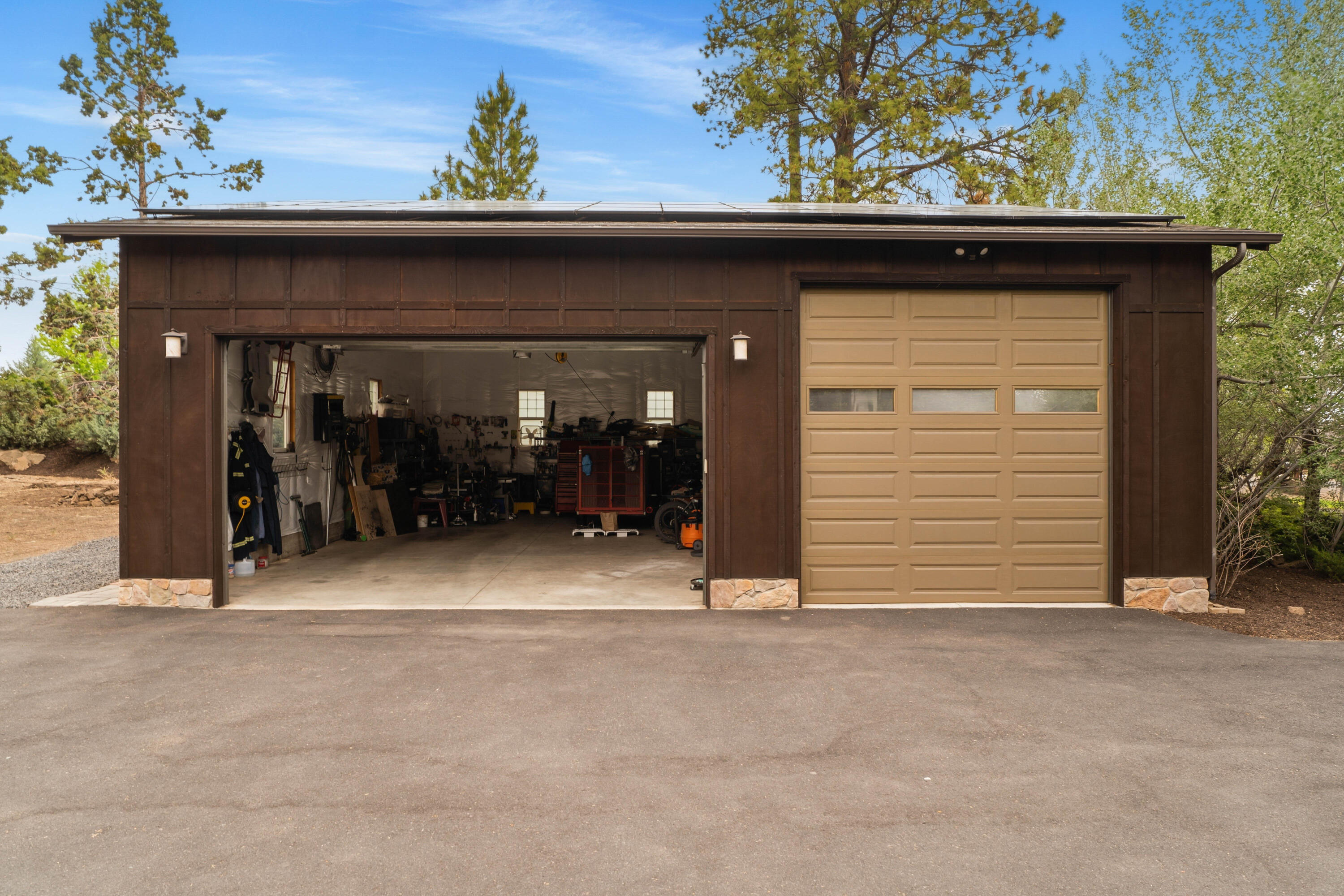 21125 Bear Creek Road Bend, OR 97702 - Photo 54 of 71