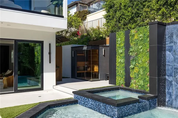 $10,498,000 | 4 Narbonne, Newport Beach, CA 92660