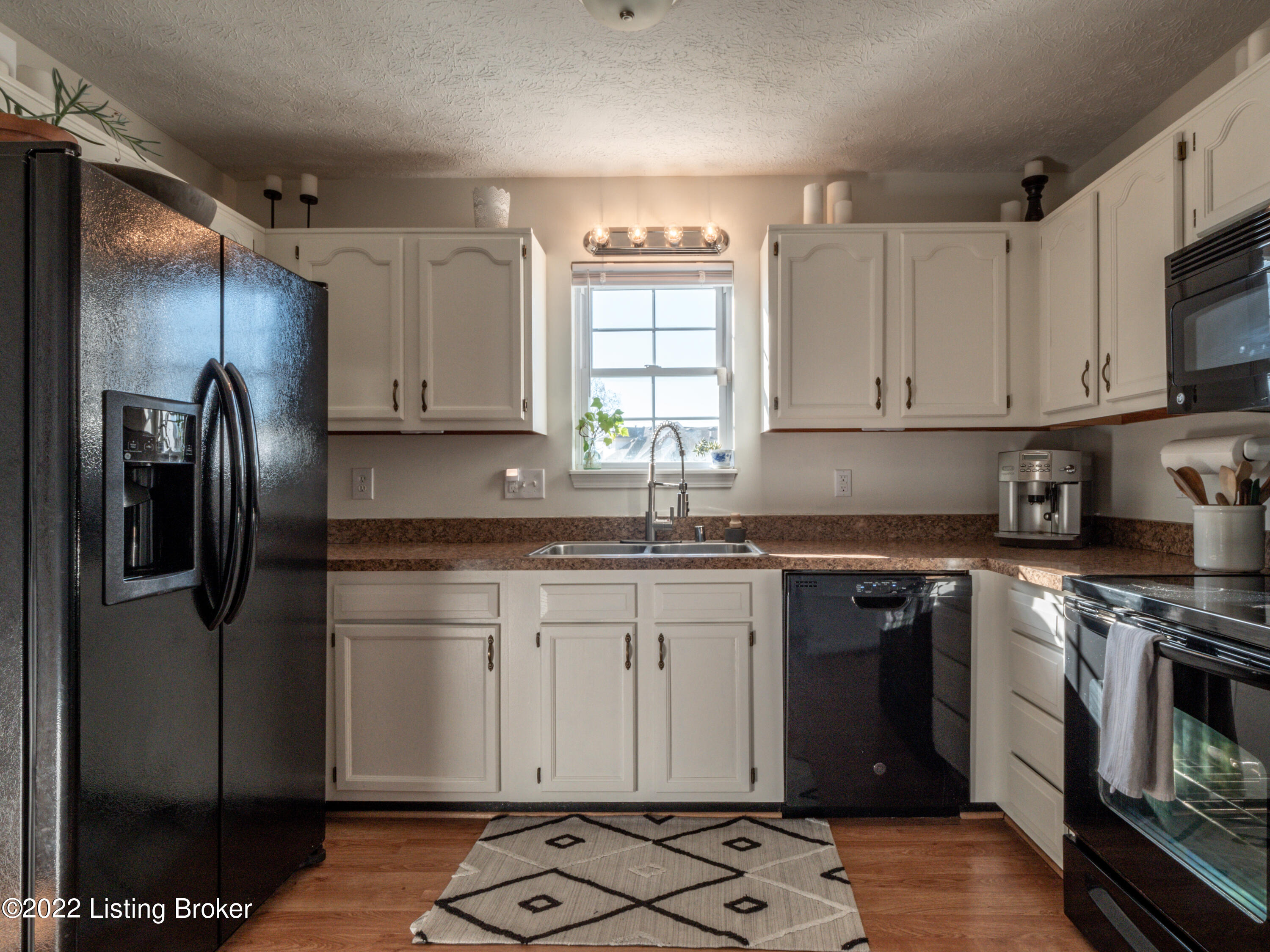 6402 Price Ln Road Louisville, KY 40229 - Photo 7 of 26 6402 PRICE LANE-3