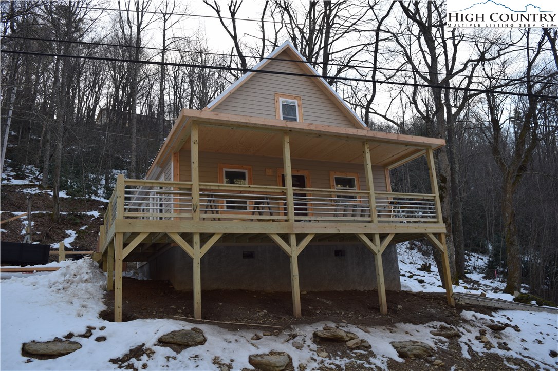 826 Niley Cook Road Blowing Rock, NC 28605 - Photo 2 of 9 Gallery Image 2