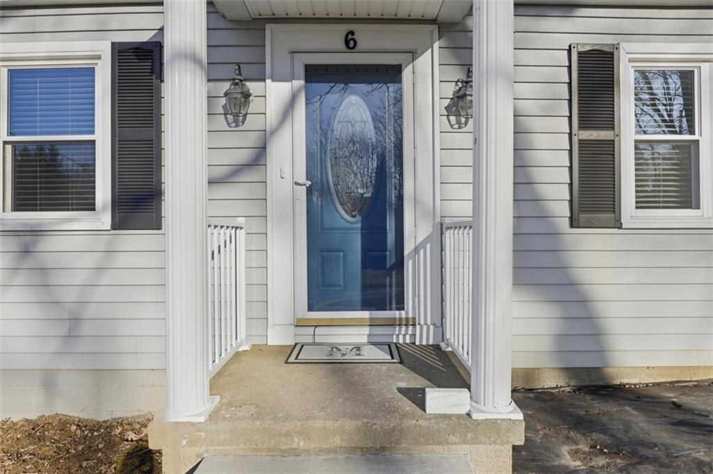 6 Suffolk Drive Coraopolis, PA 15108 - Photo 4 of 39