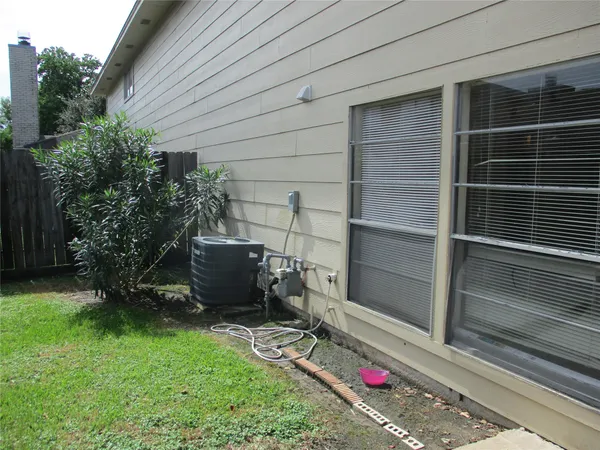 $1,319 | 10834 Sugar Hill Drive, Unit B, Houston, TX 77042