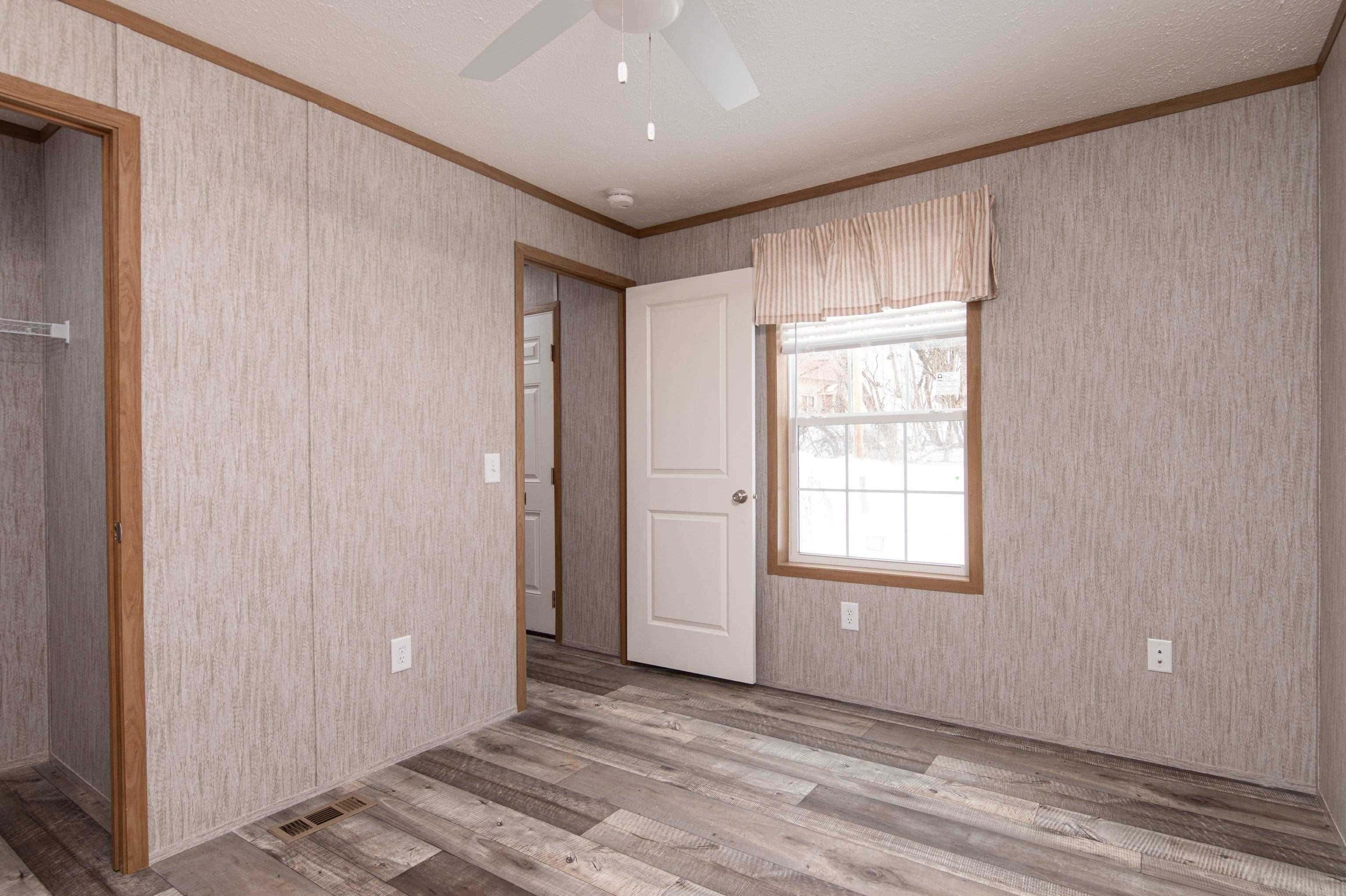 135 Oak Street St. Johnsbury, VT 05819 - Photo 17 of 22