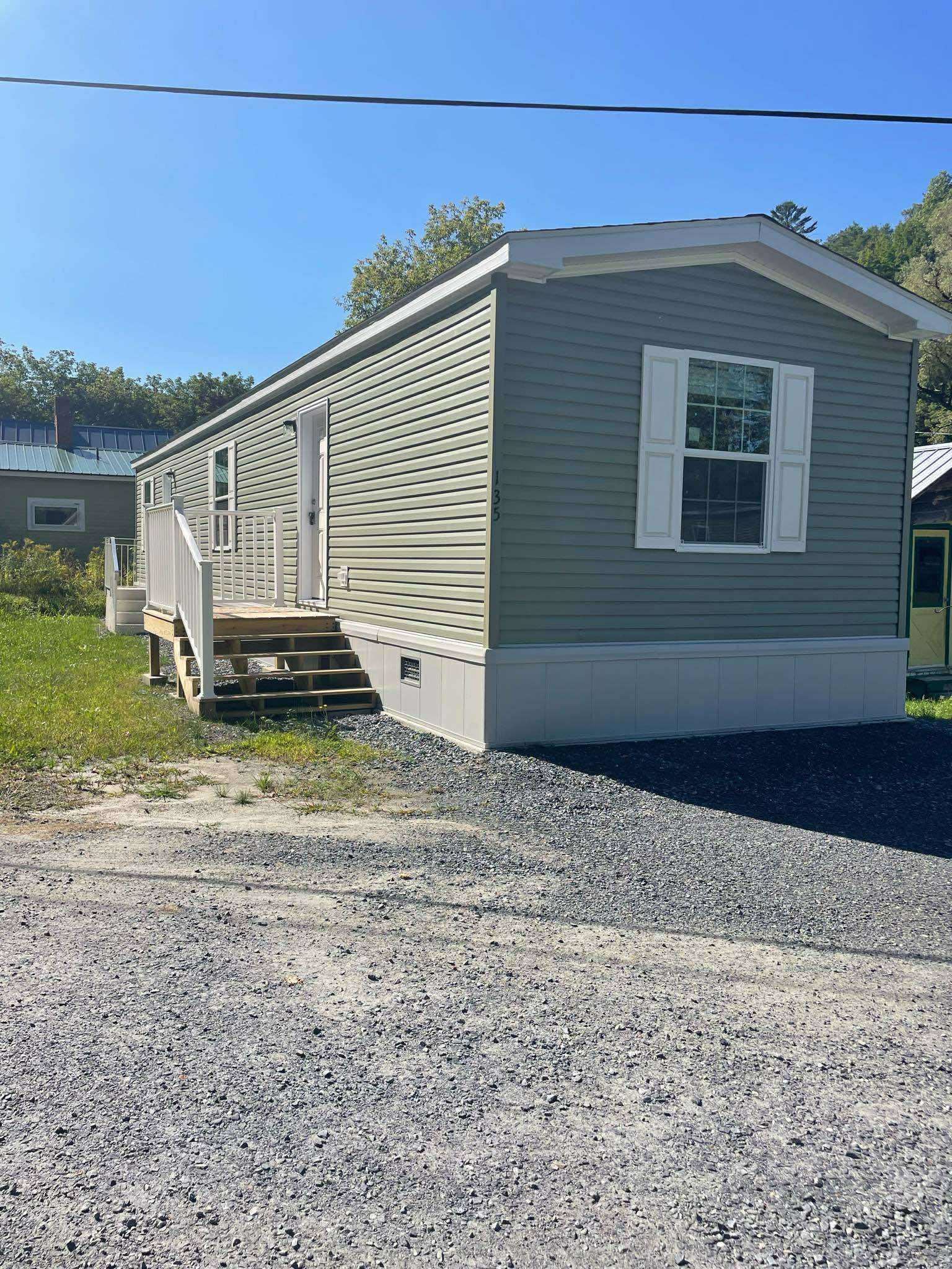 135 Oak Street St. Johnsbury, VT 05819 - Photo 8 of 22