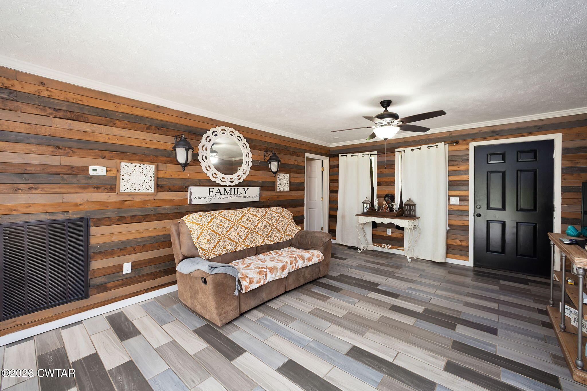 820 Vine Hill Road Denmark, TN 38391 - Photo 4 of 25 Living Room
