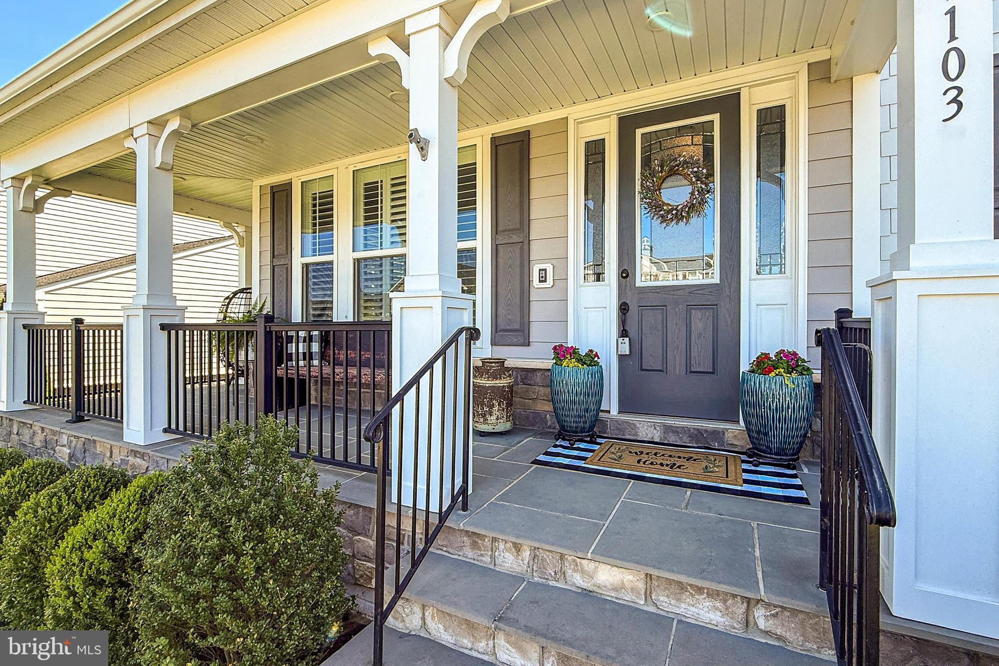 1103 Themis Street Southeast Leesburg, VA 20175 - Photo 4 of 108 Entryway w/inviting decor. Hardiplank siding.