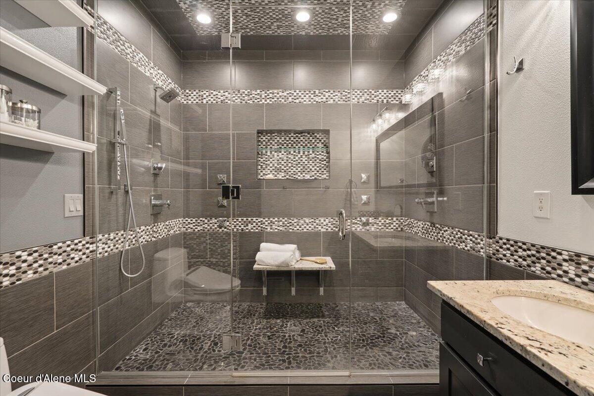 357 South Cane Street Post Falls, ID 83854 - Photo 23 of 70 Double shower heads