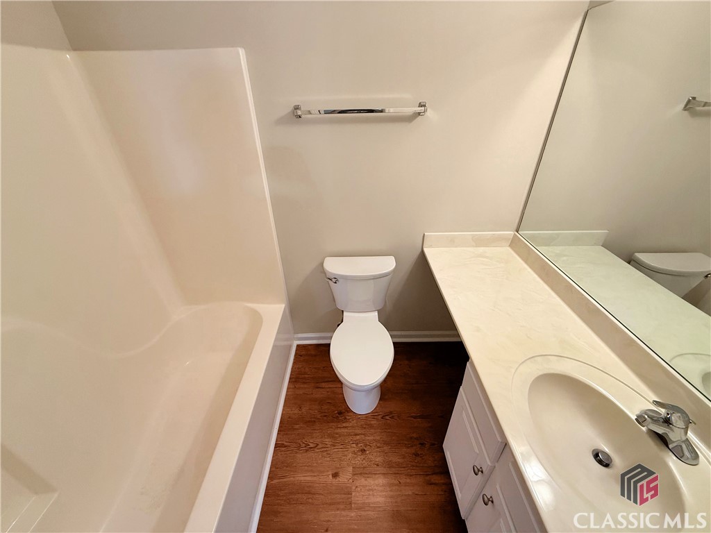 445 Logmont Trace, Unit 17 Athens, GA 30606 - Photo 20 of 28 Upstairs Full Bathroom