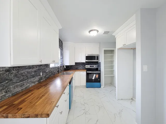 $1,645 | 2024 Stonesthrow Drive, Bay City, TX 77414