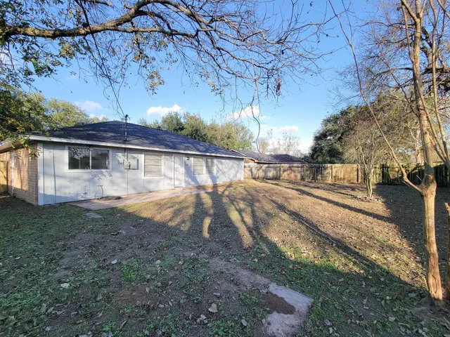 $1,645 | 2024 Stonesthrow Drive, Bay City, TX 77414