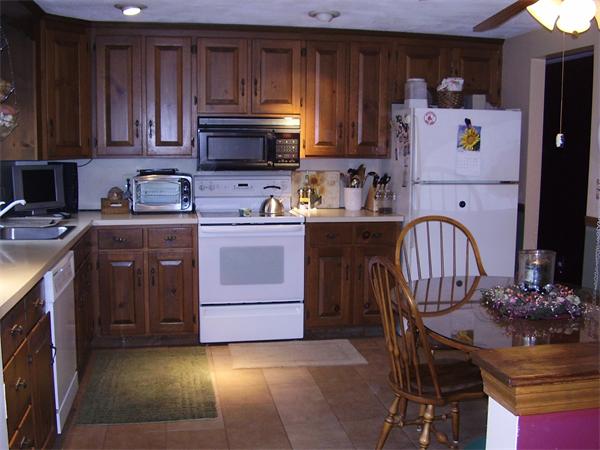 34 Reynolds Road Wakefield, MA 01880 - Photo 3 of 11 Gallery Image 3