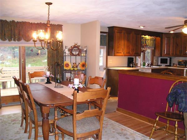 34 Reynolds Road Wakefield, MA 01880 - Photo 8 of 11 Gallery Image 8