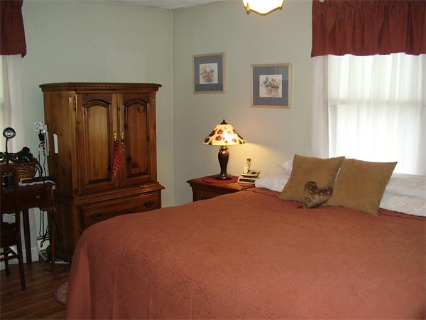 34 Reynolds Road Wakefield, MA 01880 - Photo 9 of 11 Gallery Image 9