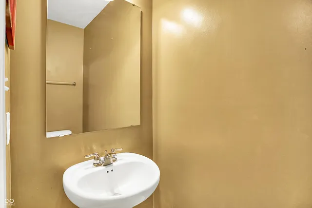 $250,000 | 11438 Arches Drive, Indianapolis, IN 46235