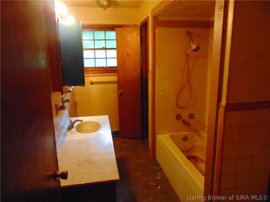 2460 Branch Street Madison, IN 47250 - Photo 5 of 15