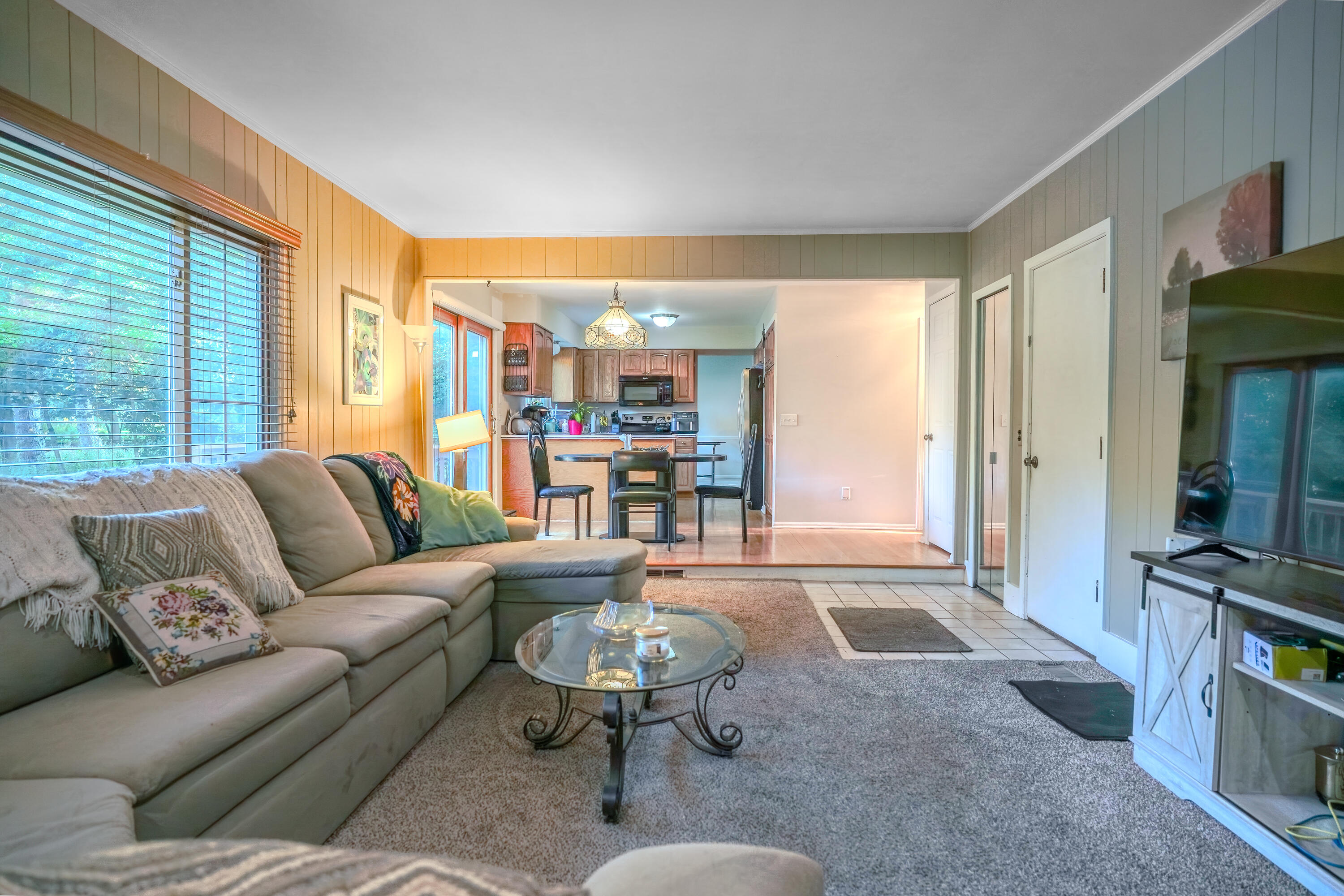 2411 Weathervane Road West Bloomfield, MI 48324 - Photo 8 of 26 Family Room 2