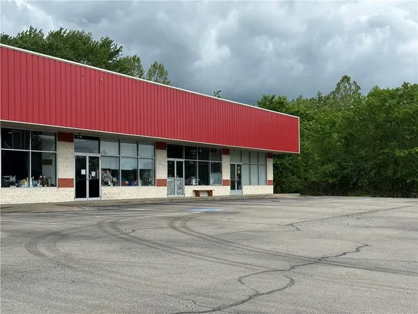 $2,500 | 3379 Pittsburgh Street, Unit 109, Perryopolis, PA 15473