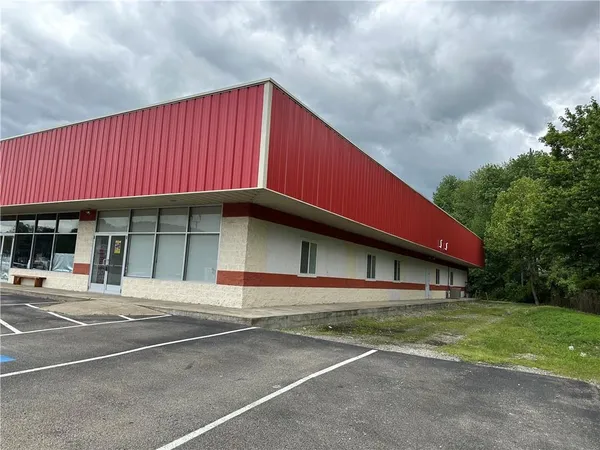 $2,500 | 3379 Pittsburgh Street, Unit 109, Perryopolis, PA 15473