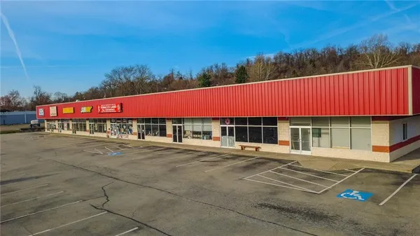 $2,500 | 3379 Pittsburgh Street, Unit 109, Perryopolis, PA 15473