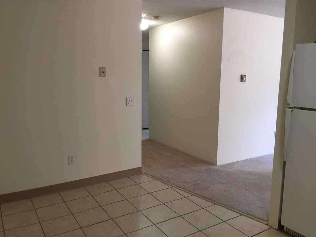 9 Davis Road, Unit B10 Acton, MA 01720 - Photo 5 of 9