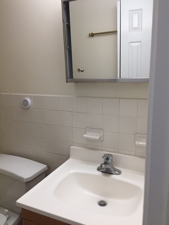 9 Davis Road, Unit B10 Acton, MA 01720 - Photo 7 of 9