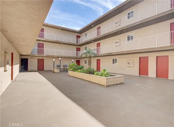 $1,450,000 | 15 15th Street, Unit 22, Hermosa Beach, CA 90254