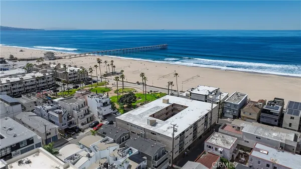 $1,450,000 | 15 15th Street, Unit 22, Hermosa Beach, CA 90254