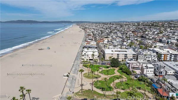 $1,450,000 | 15 15th Street, Unit 22, Hermosa Beach, CA 90254