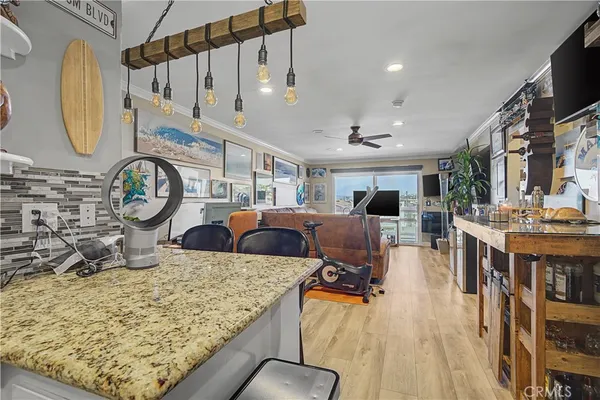 $1,450,000 | 15 15th Street, Unit 22, Hermosa Beach, CA 90254