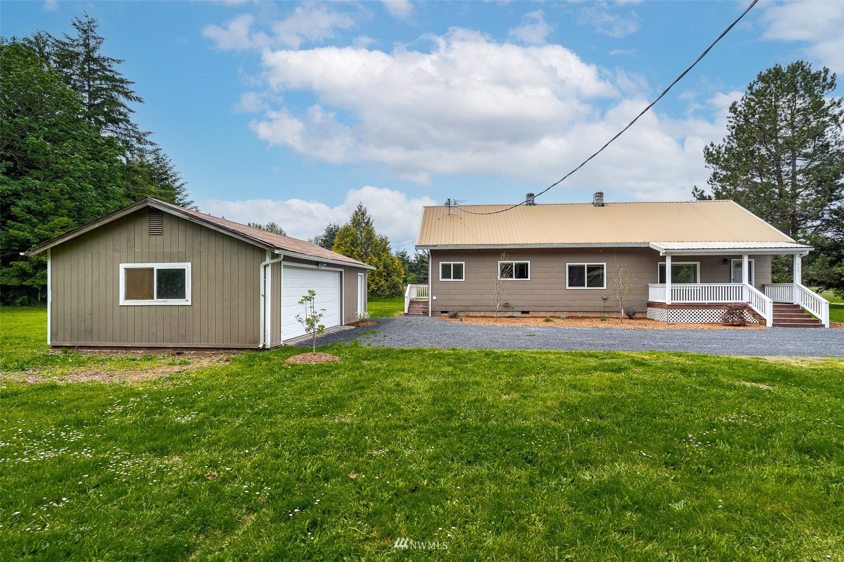 517 Leudinghaus Road Chehalis, WA 98532 - Photo 27 of 37 a front view of house with yard and seating area