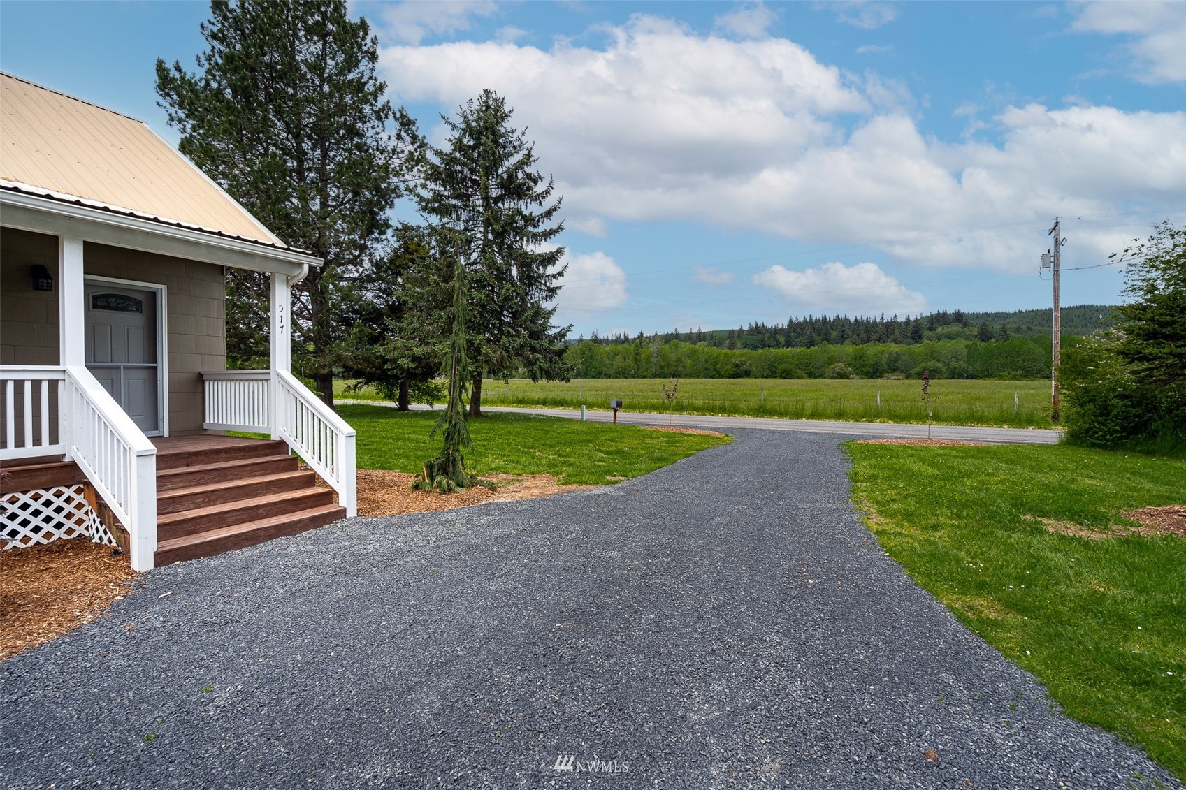 517 Leudinghaus Road Chehalis, WA 98532 - Photo 3 of 37 a view of a house with a yard