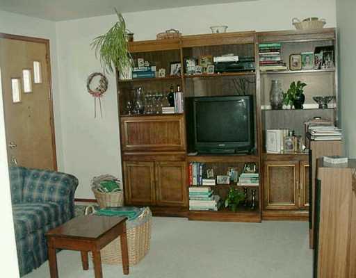 420 Hochberg Road Monroeville, PA 15146 - Photo 3 of 8 Gallery Image 3