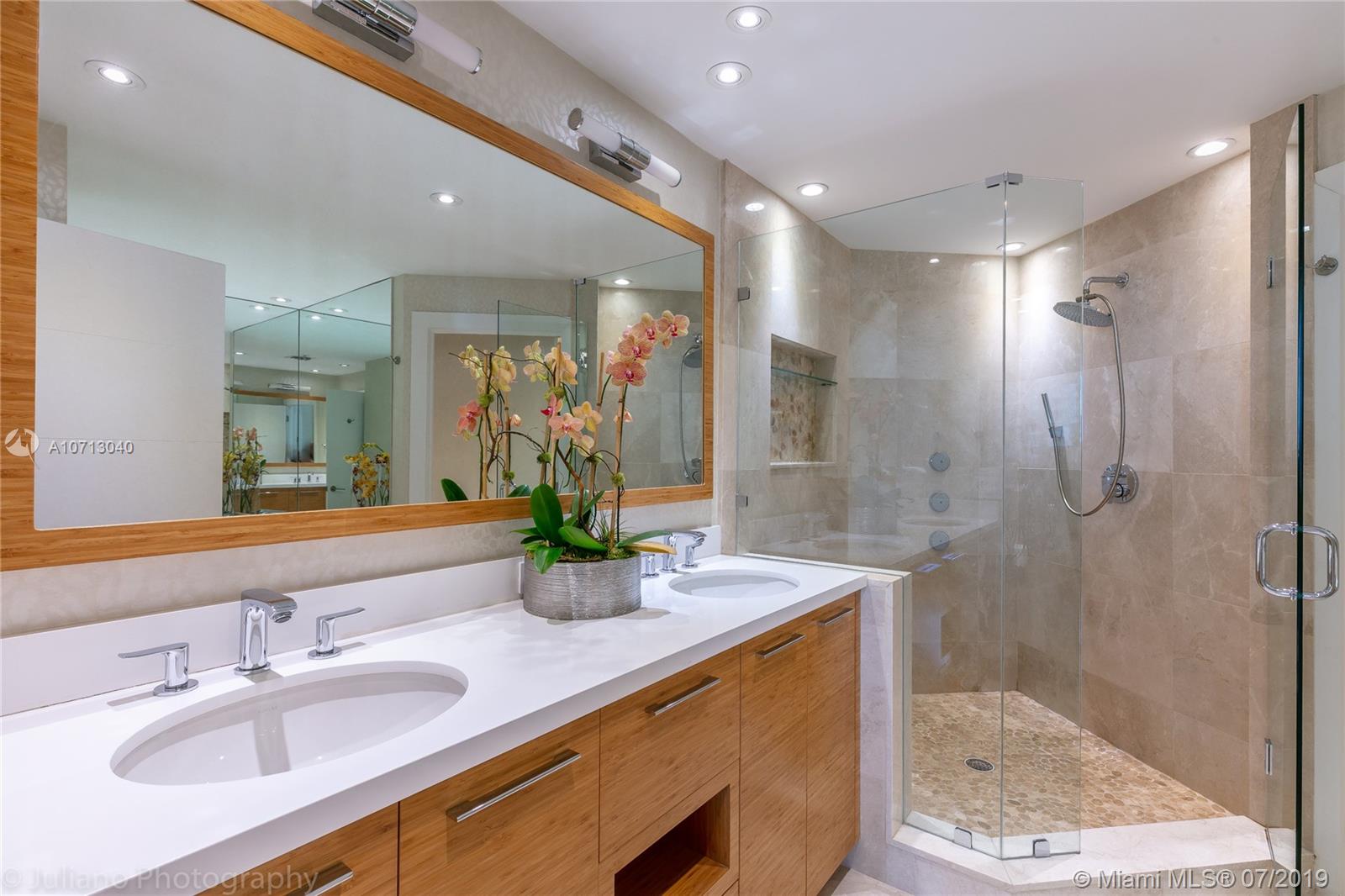 888 Brickell Key Drive, Unit 1007 Miami, FL 33131 - Photo 27 of 43