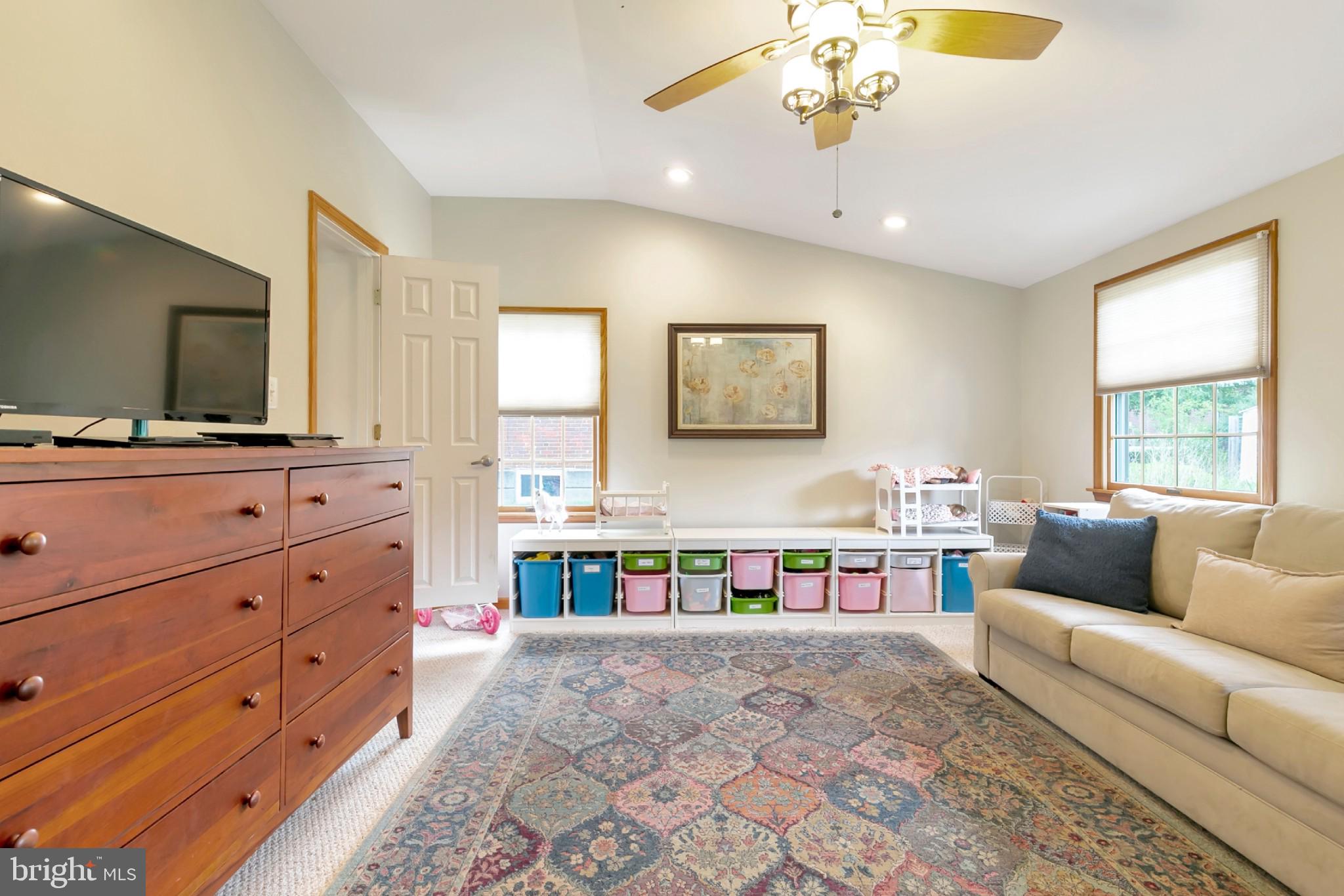 228 Farnham Road Havertown, PA 19083 - Photo 13 of 24