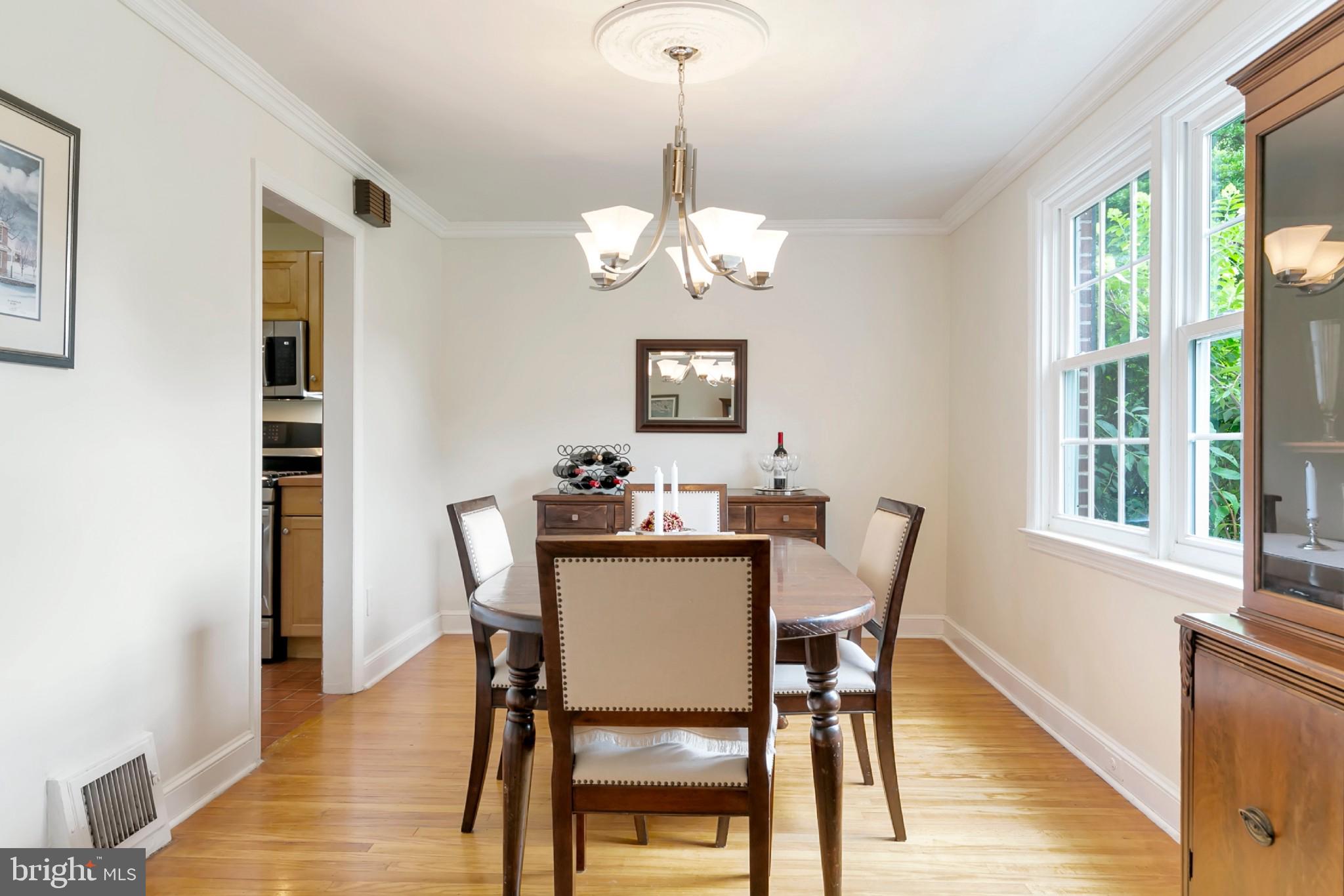 228 Farnham Road Havertown, PA 19083 - Photo 6 of 24