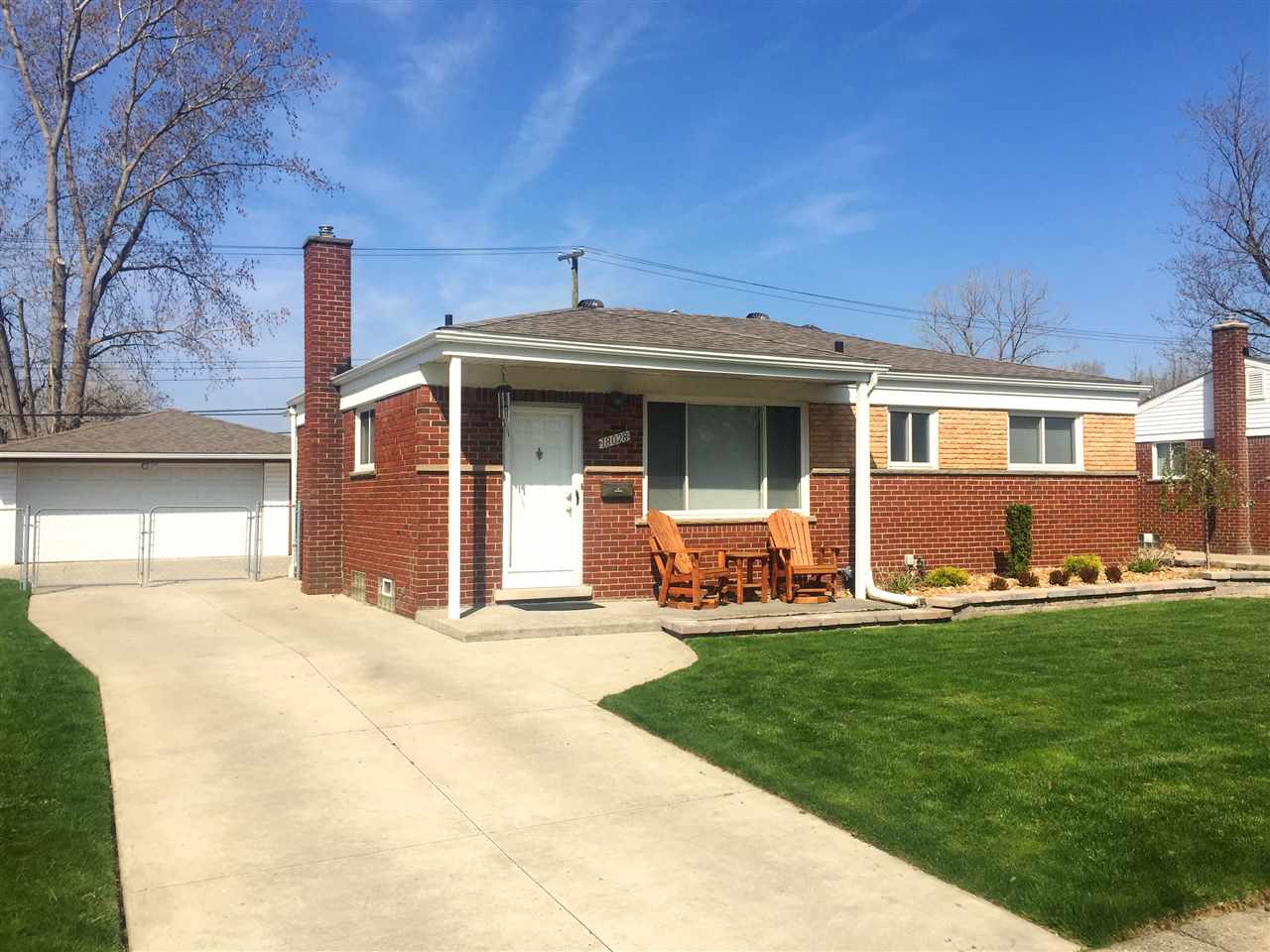 18028 Davidson Road Fraser, MI 48026 - Photo 1 of 21 31317447.JPG