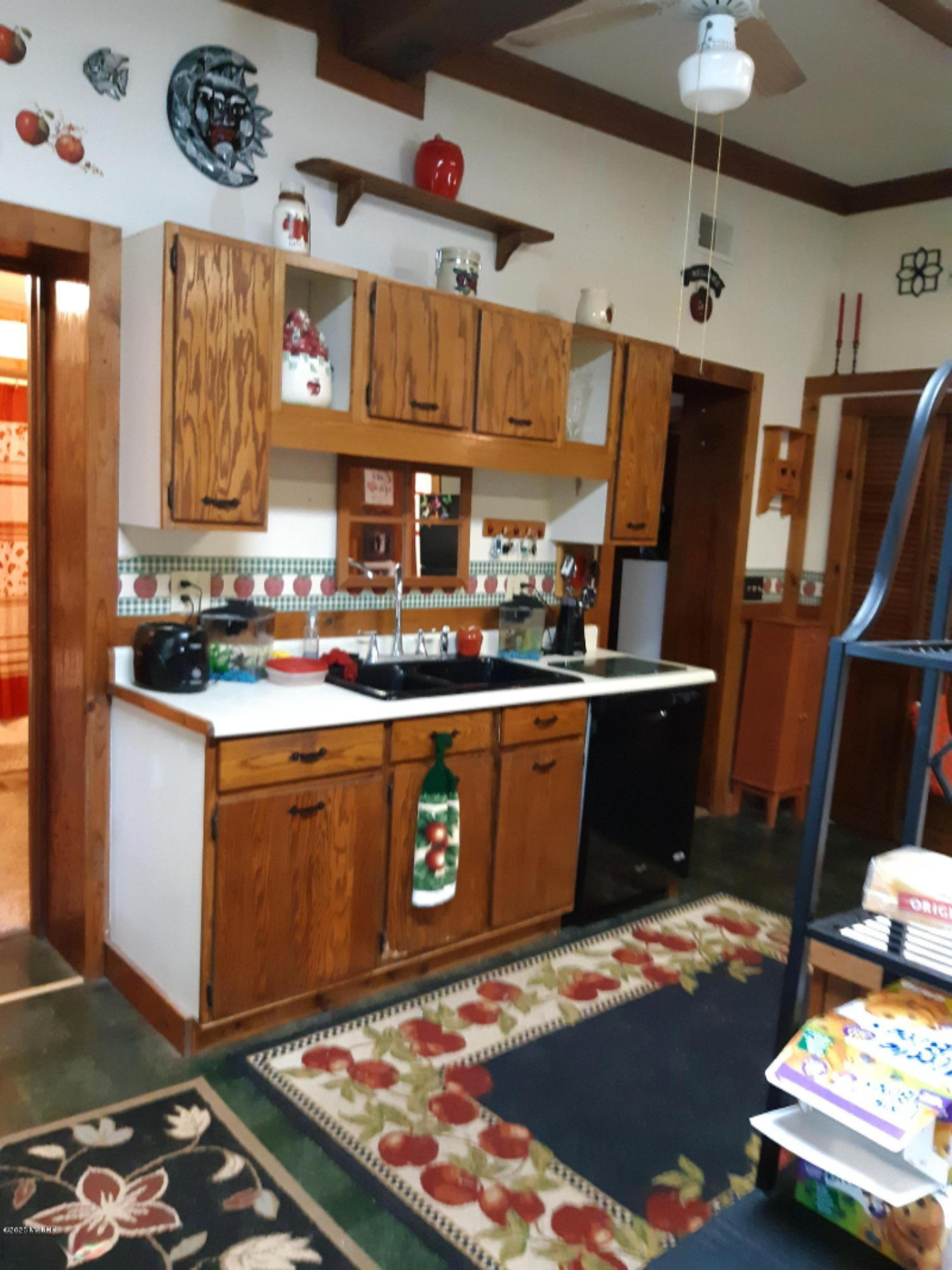 10400 14 Mile Road Northeast Rockford, MI 49341 - Photo 3 of 16 Kitchen 3 14 Mi