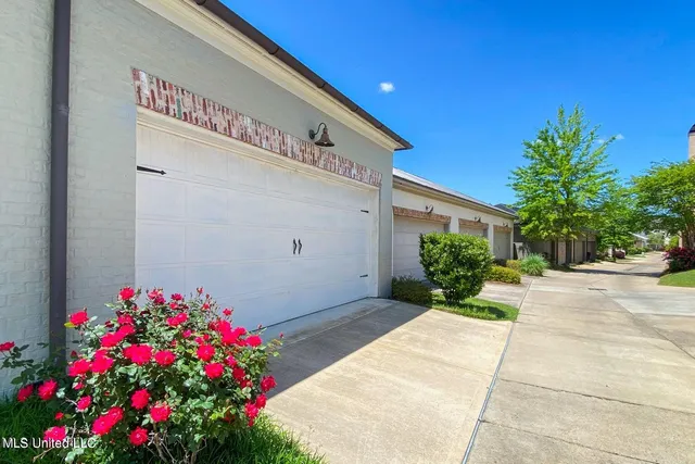 $3,800 | 208 Eastpark Street, Ridgeland, MS 39157