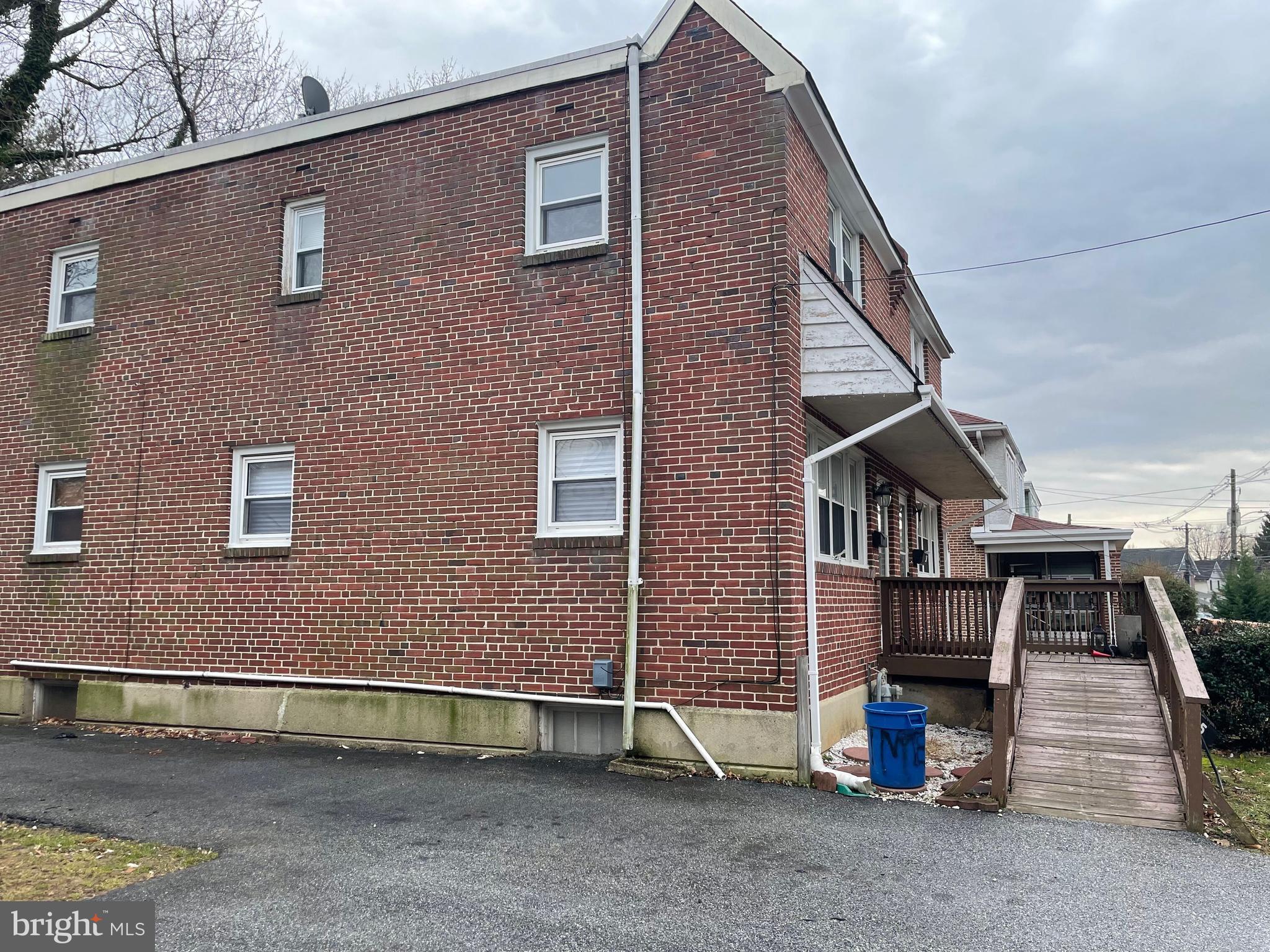 15 East Avon Road Brookhaven, PA 19015 - Photo 3 of 23