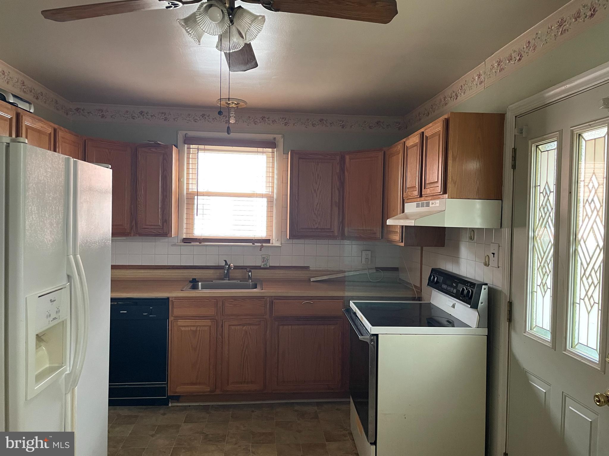 15 East Avon Road Brookhaven, PA 19015 - Photo 7 of 23